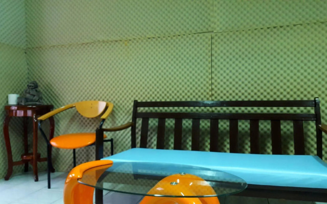 Super Hostel