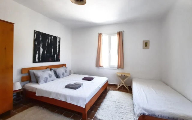 Ada-art Guesthouse