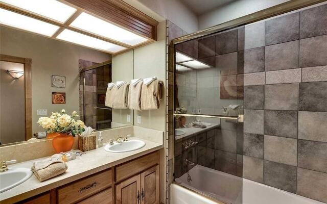 Tahoe Crestview Lodge - 5 Br Home