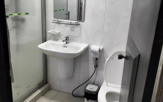 OYO 700 Pj Inn Hotel