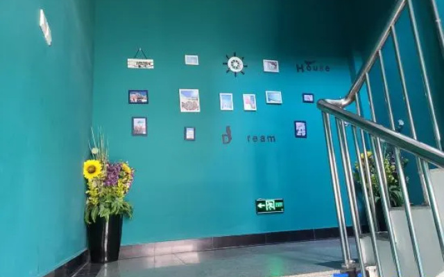 Yijia Hotel (Beijing Daxing Airport Caiyu Branch)