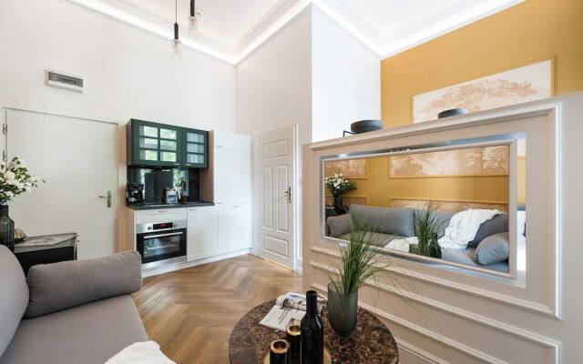 Louvre Studios - LoftAffair