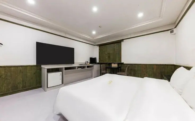 Cheongju Beukmeunro Toronto Hotel