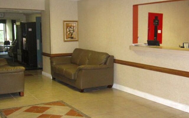 Airport Plaza Hotel