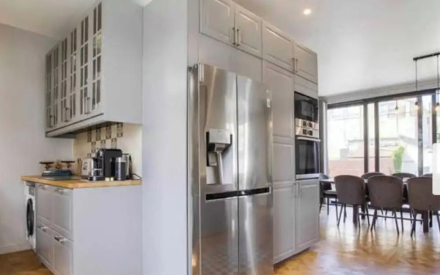 House for 18 People With Cinema Place Morny