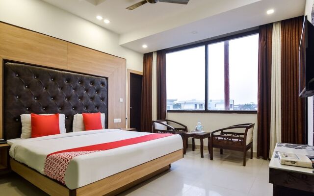Oyo 60737 Hotel Purple Residency