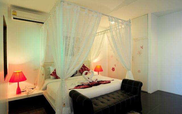 Grand Bleu Ocean View Pool Suite