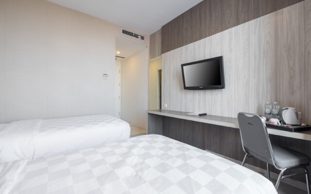 Lynt Hotel Makassar