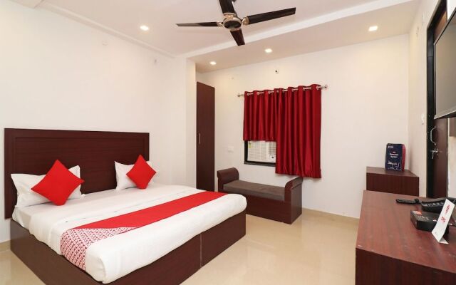 Oyo 1021 Hotel Gayatri Residency