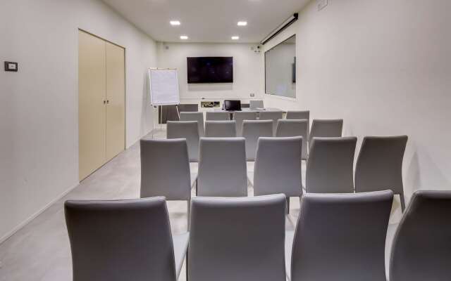 La Villa, Sure Hotel Collection by Best Western