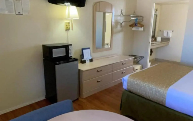 Travelodge by Wyndham Holbrook