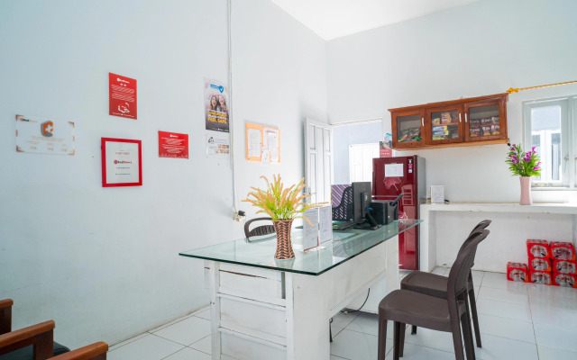 RedDoorz near Universitas Palangkaraya 2