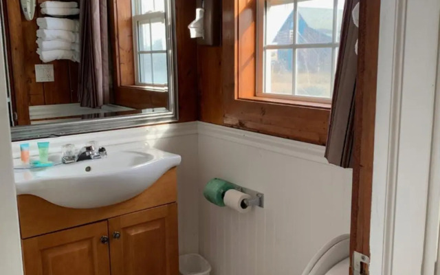 Seahorse Inn and Cottages