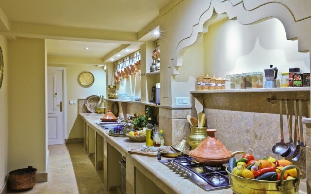 5 Stars Extravagant, 5 Bedroom Riad in el Jadida With Garden and Terra