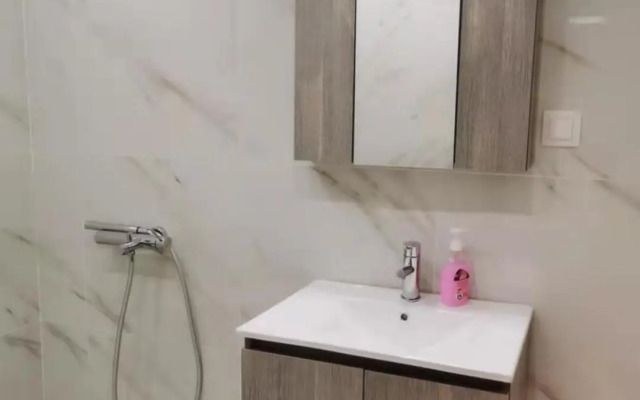 Agias Sofias 71C perfect studio