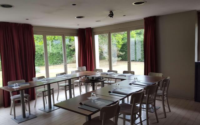 Kyriad Chantilly