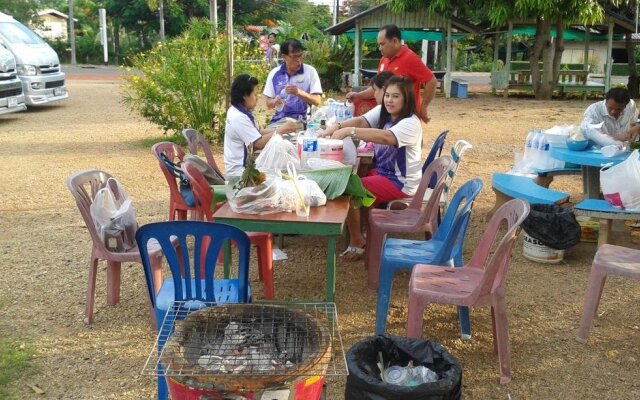 Lung Teeb Paradise Chao Lao Resort