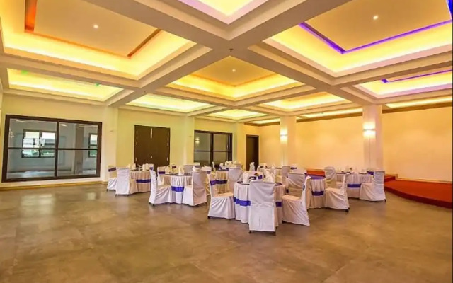 Yashshree Sanderling Mall Road