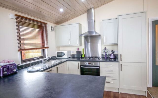 Loch Leven Lodge