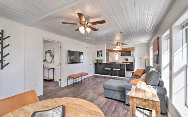 Idyllic Fayetteville Home - Walk to UA Campus!