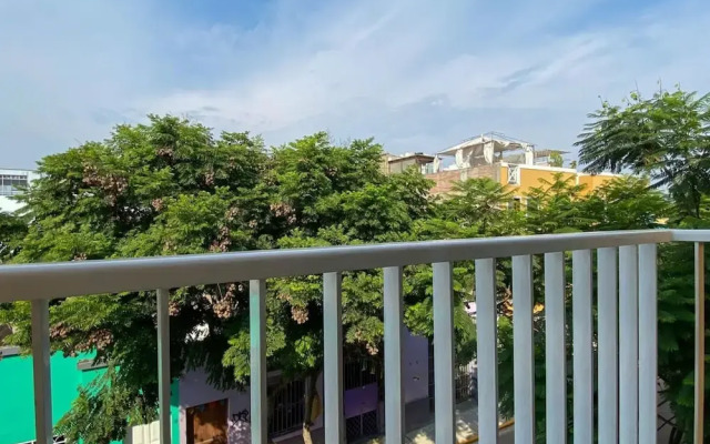 w Bright 2BR Duplex With Balcony in Barranco