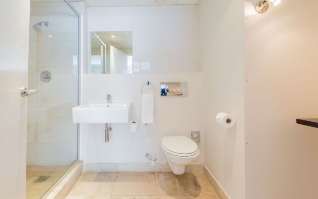 Adderley Hotel