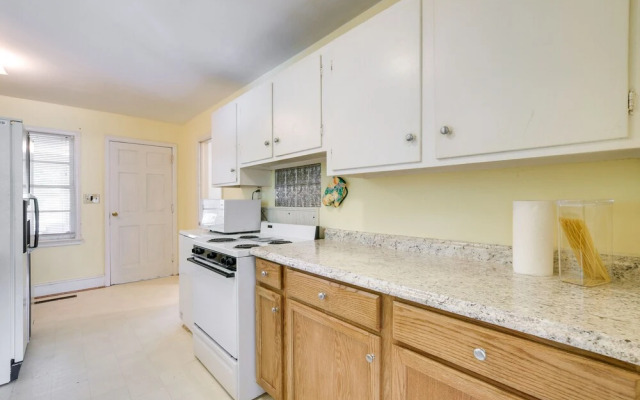 Fayetteville Vacation Rental ~ 6 Mi to Downtown!