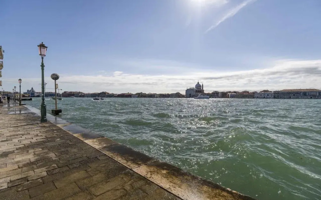 Venice Guggenheim Apartment by Wonderful Italy