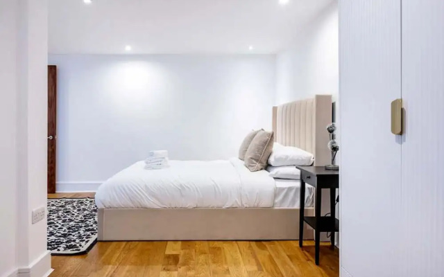 The Urban Minimalist- Notting Hill 2 Bed