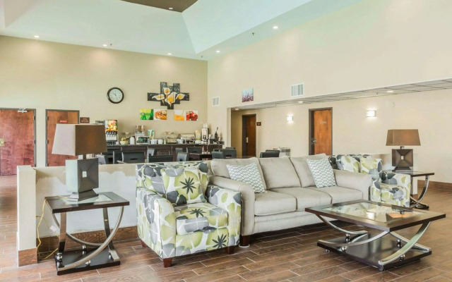 Quality Inn & Suites North Montgomery