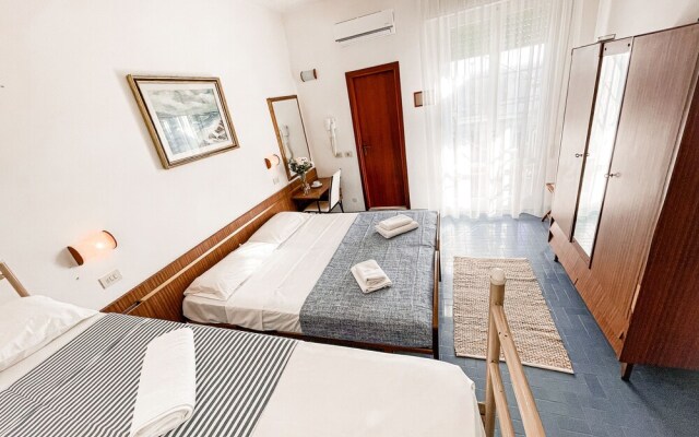 Hotel Sara - 4 Guests Room - n 1