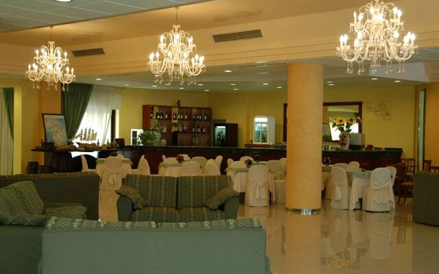 Hotel Al 2000