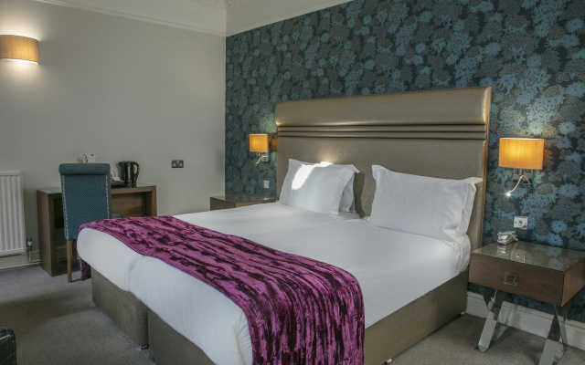 Crabwall Manor Hotel & Spa