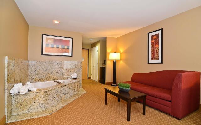 Spark by Hilton Oak Forest