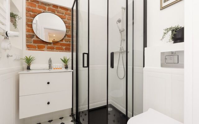 Atmospheric Apartment by Renters