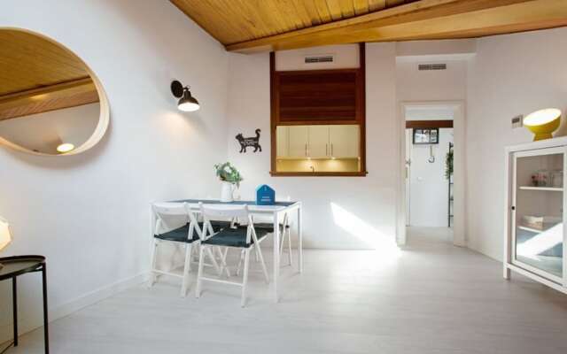 Lovely and chic 1 Bedroom Apt next to Puerta del Sol