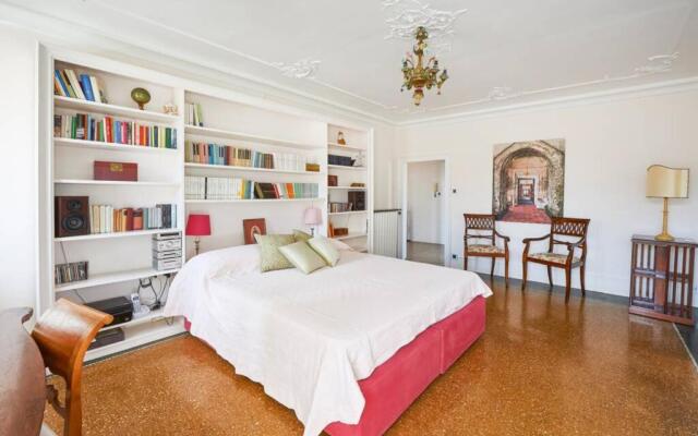 Ca' Fenice, charming apartment in San Marco, sleep 7