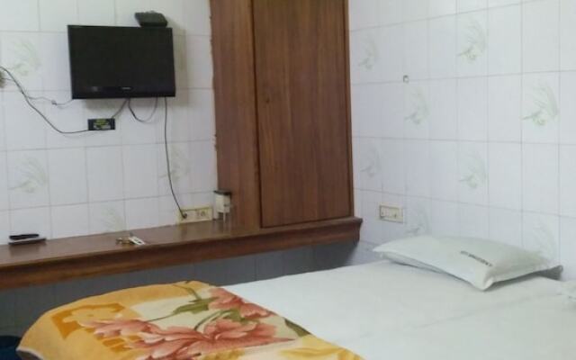 Iroomz Nama Residency