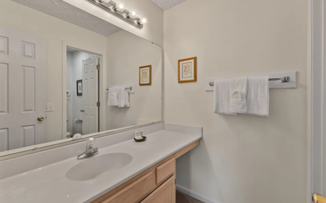 River Oaks 2i 2 Bedroom Condo