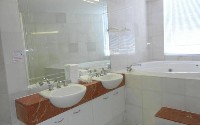 Beachside Resort - Kawana Waters