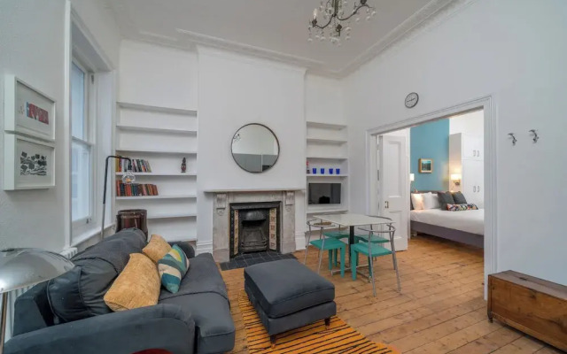 Chic flat near Kensington Palace