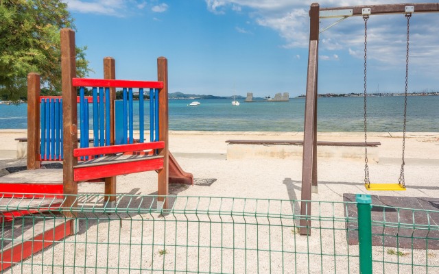 Beachfront Apartment Mira 1