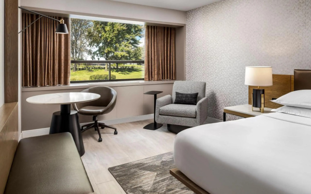 Sheraton Montreal Airport Hotel