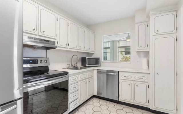 Bay Harbor Sunset Apt 3C