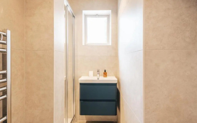 Hermes Hotel by Nestor