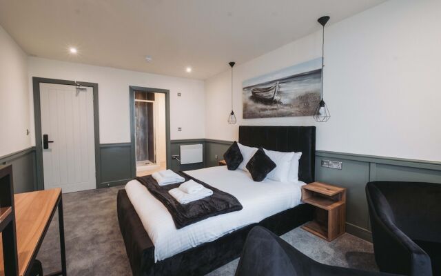 The Royal Bar & Shaker