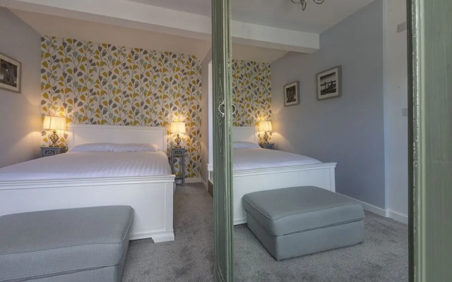 The Sleep-Inn Hare