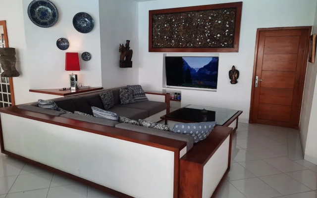 Yogyakarta Tropicana Villa