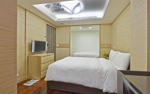 Shihlin Service Apartment