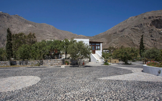 The Birds Villa included Car rental